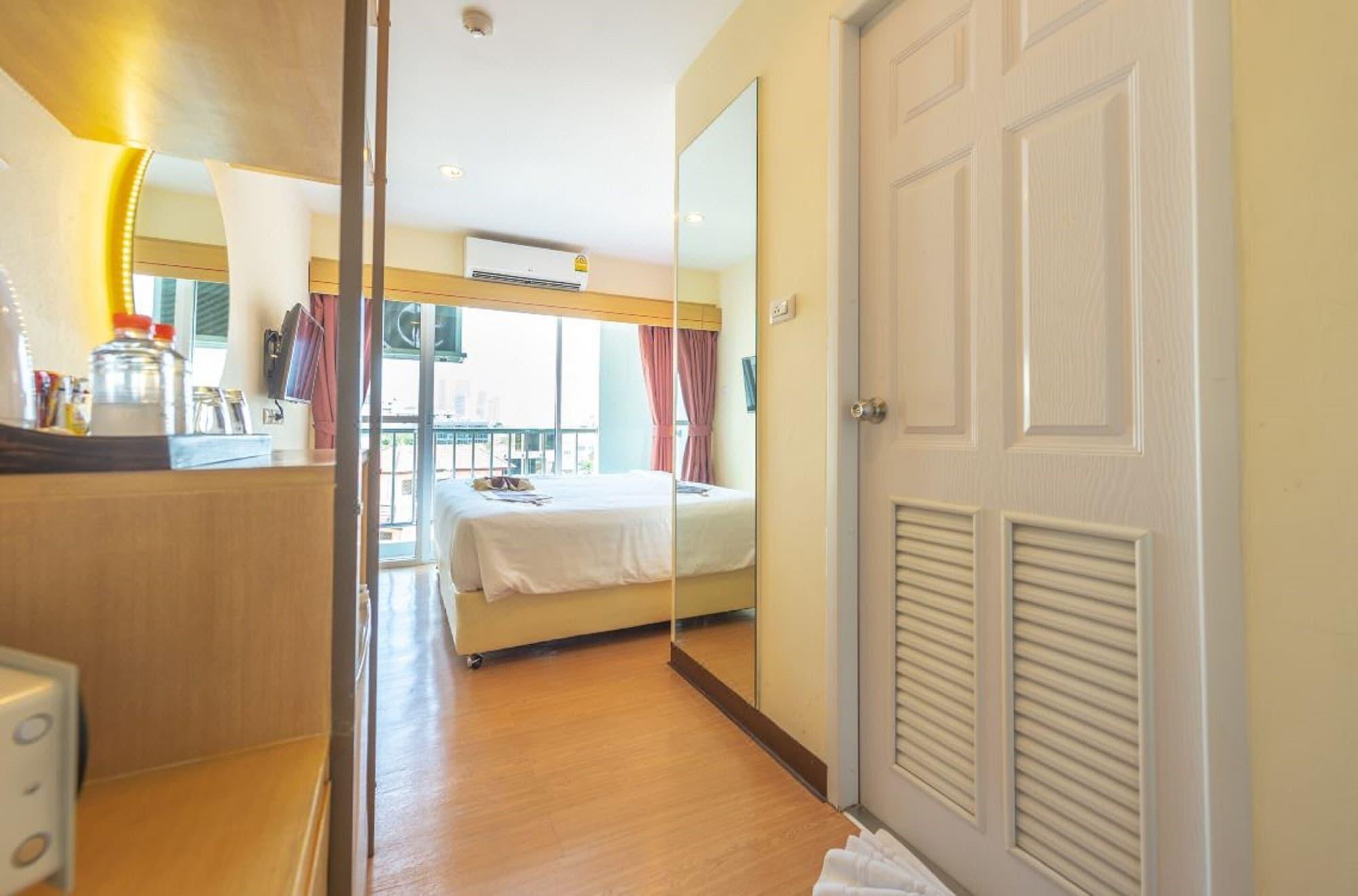 Klean Residence Hotel Bangkok Esterno foto