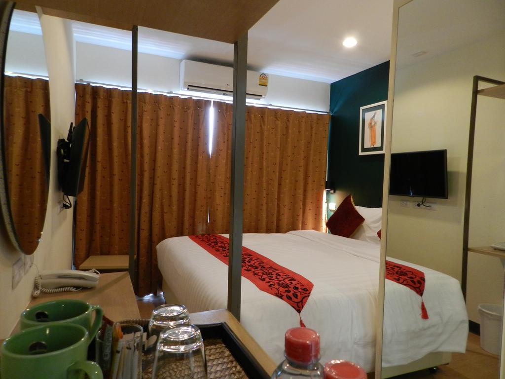 Klean Residence Hotel Bangkok Esterno foto